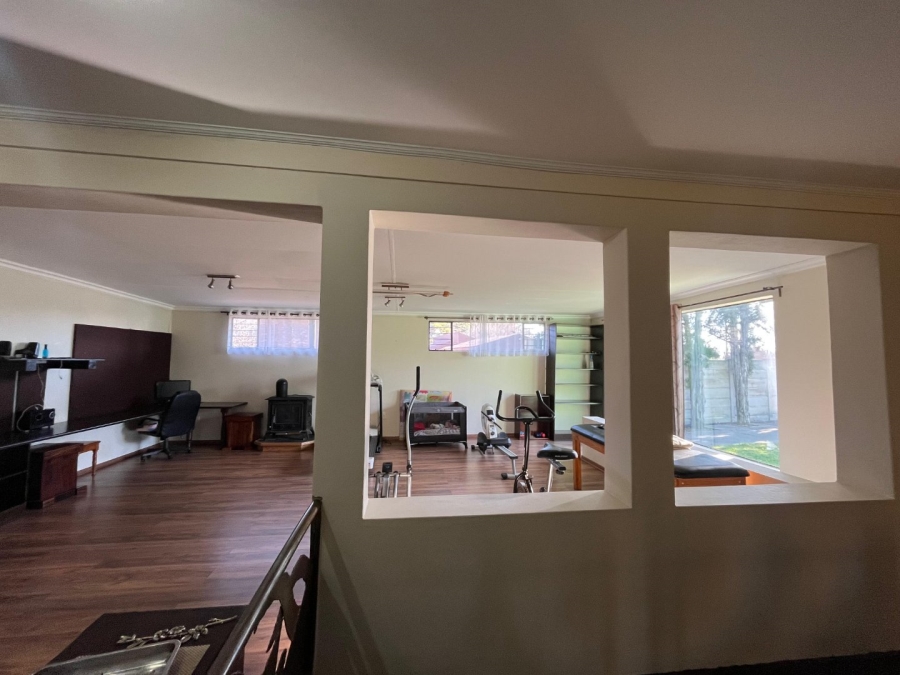 4 Bedroom Property for Sale in Lindequesdrif North West